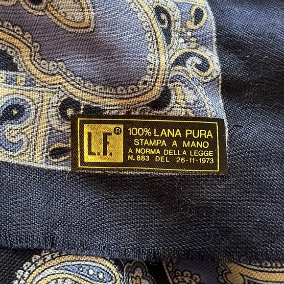 Italian Soft Lightweight Wool Scarf - Picture 5 of 5